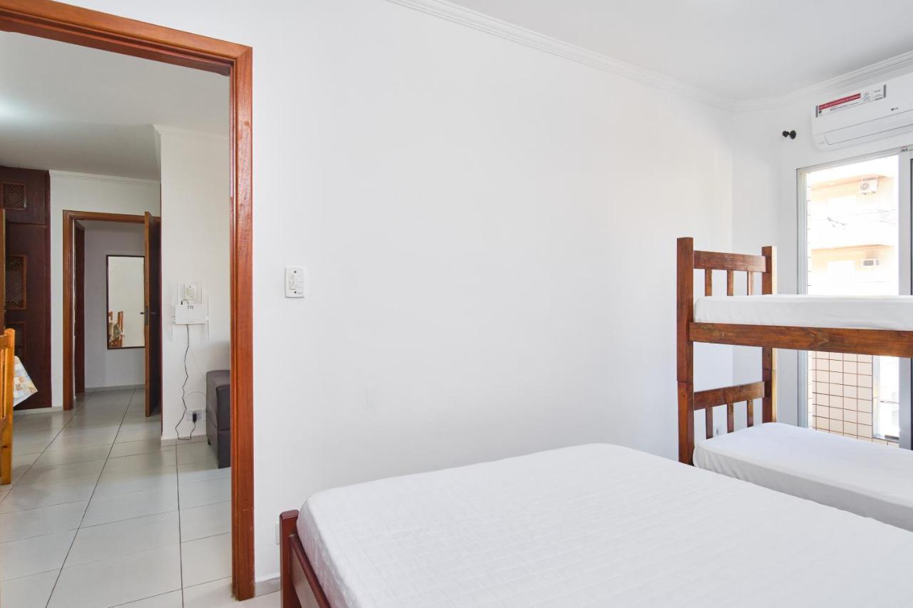 Apartamento Lenamar II: Beachside Comfort with AC & Wi-Fi Ubatuba Exterior photo